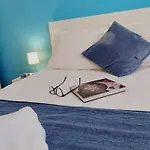 Blue דירה